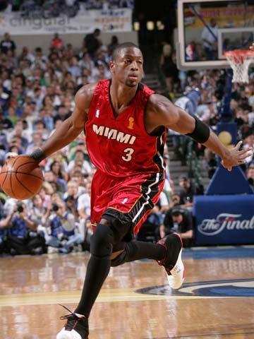 铃木彩艳长期伤缺！官方：帕尔马签下前水晶宫门将瓜伊塔（铃木彩艳因伤长期缺阵，帕尔马官宣前水晶宫门将瓜伊塔加盟）