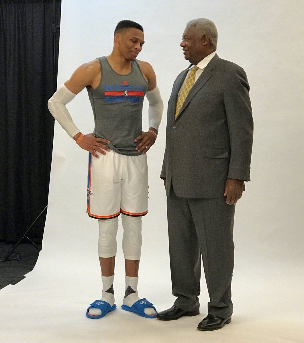 比萨vs拉齐奥 卡利亚里vs萨索洛（比萨对阵拉齐奥，卡利亚里迎战萨索洛）