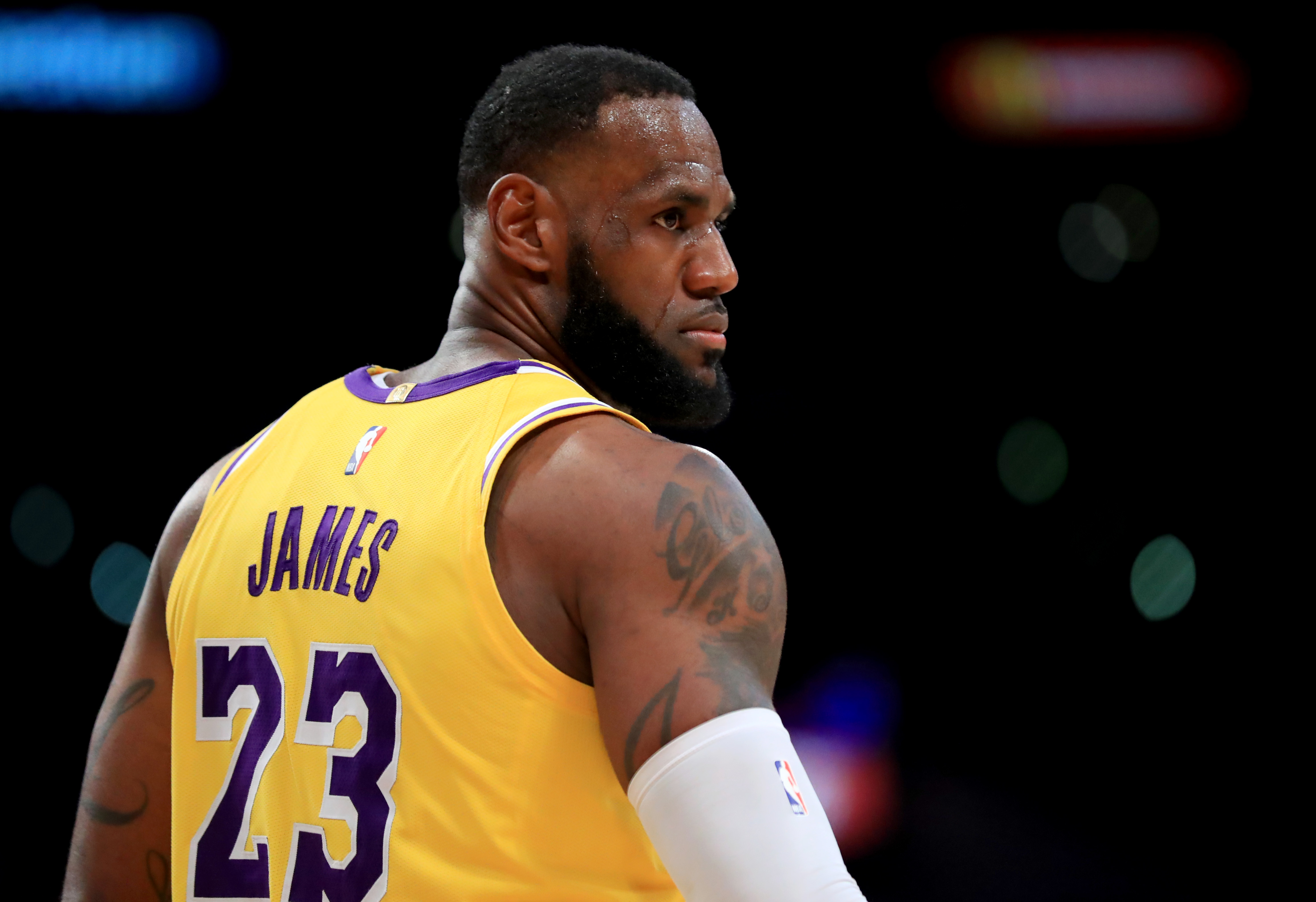 拉波尔塔：皇马上轮的两球都不该算；他们对巴萨有一种执念（拉波尔塔：皇马上轮两球不应有效，他们对巴萨抱有执念）