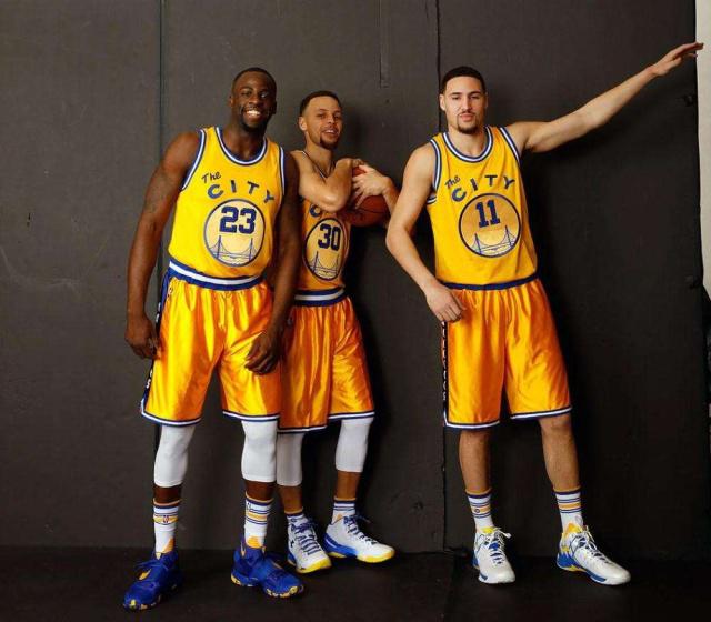 蓝军欧冠失意造访梦剧场 数据：红魔望坚韧不败（欧冠受挫蓝军做客梦剧场 数据看好红魔力保不败）