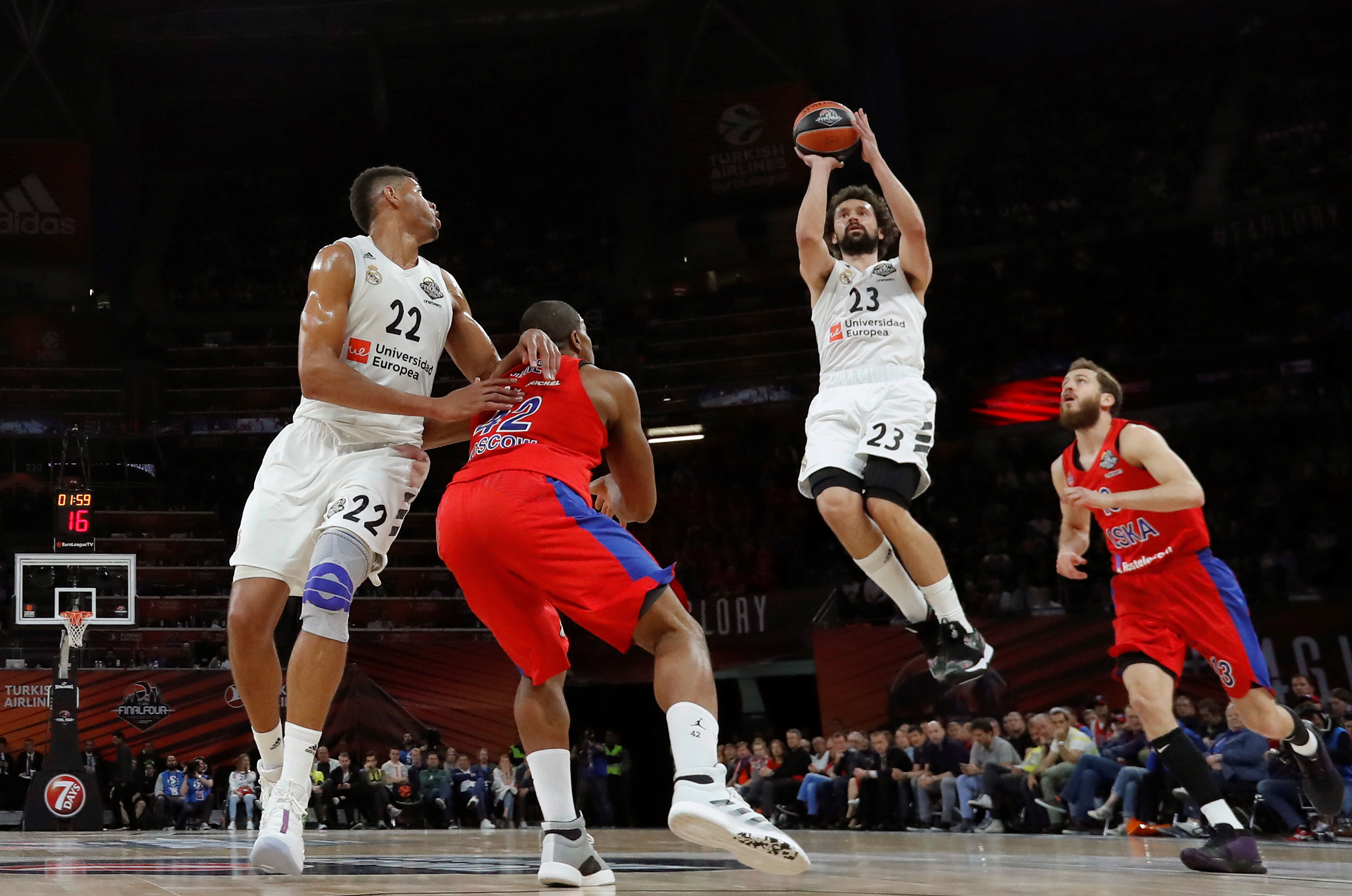 马内：我从未见过像菲尔米诺这样的球员，他太出色了（马内盛赞菲尔米诺：前所未见的球员，太出色了）