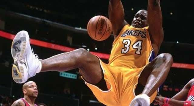 曾单赛季30球，紫百合名宿里加诺退役后重拾老本行当泥瓦匠（单季30球神射手到泥瓦匠：紫百合名宿里加诺退役后重返旧业）