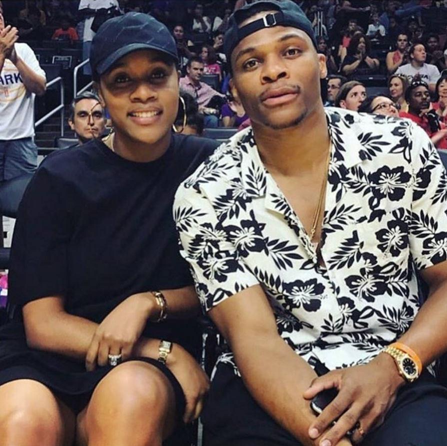 巴萨半场0-1落后法兰克福（半场战罢，巴萨0-1暂时落后法兰克福）