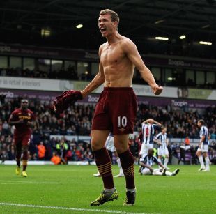 英媒：阿莫林变阵计划遭泄漏，曼联决心查明泄密源头（英媒称阿莫林变阵方案外泄，曼联誓言彻查泄密来源）