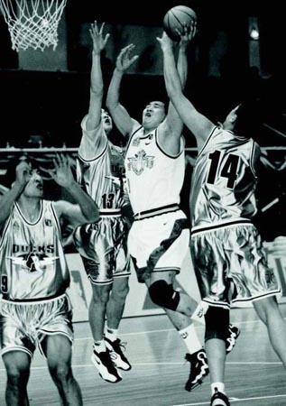 欧冠前一天换帅，布鲁日官方：前海港主帅莱科接手球队（欧冠前夕布鲁日换帅：前海港主帅莱科正式上任）