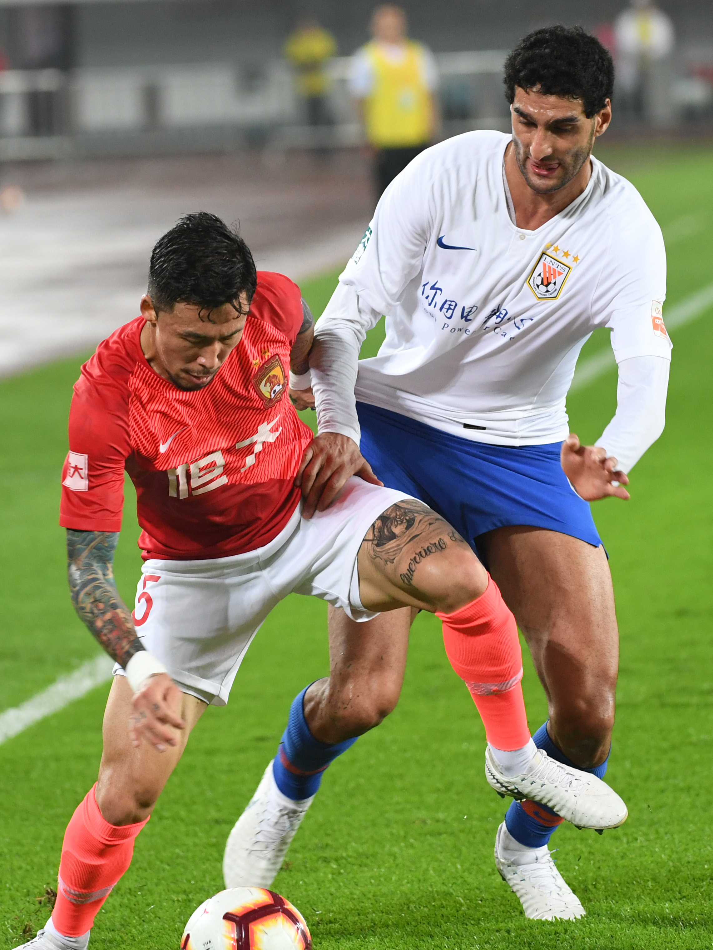 欧冠红黑榜：格纳布里领衔红榜，亚马尔、伊萨克进入黑榜（欧冠红黑榜出炉：格纳布里领跑红榜，亚马尔与伊萨克上黑榜）