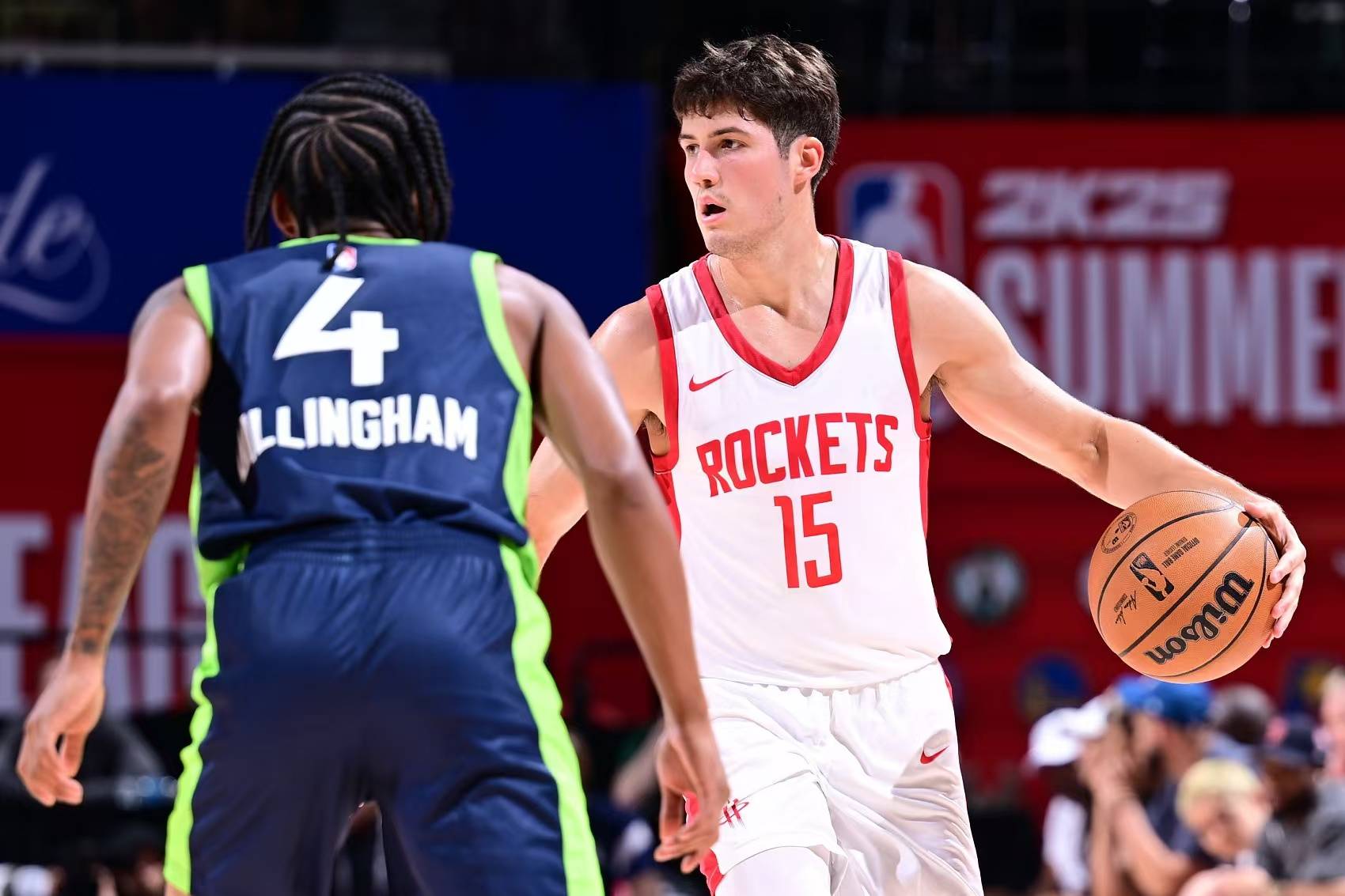 全靠你追分！威金顿半场10中5&8罚全中砍下19分5板6助（追分全靠他！威金顿半场10投5中、罚球8中8，拿下19分5板6助）