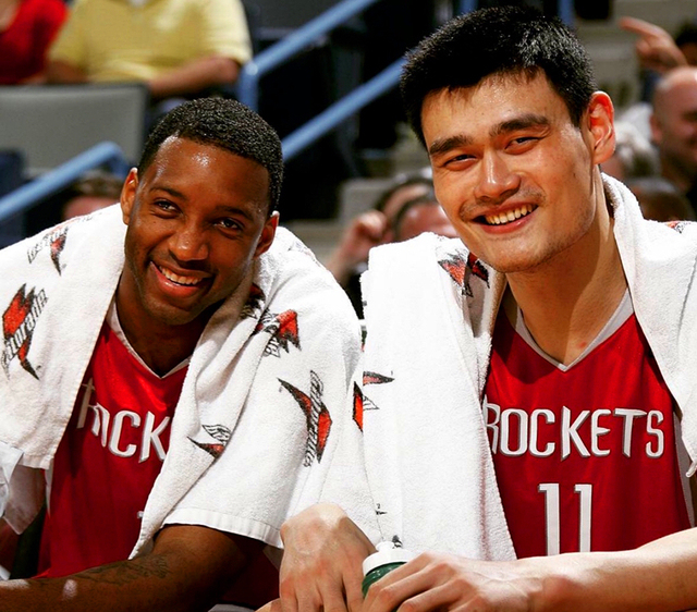 哈登节奏变化让防守崩溃（哈登变速节奏击溃防线）