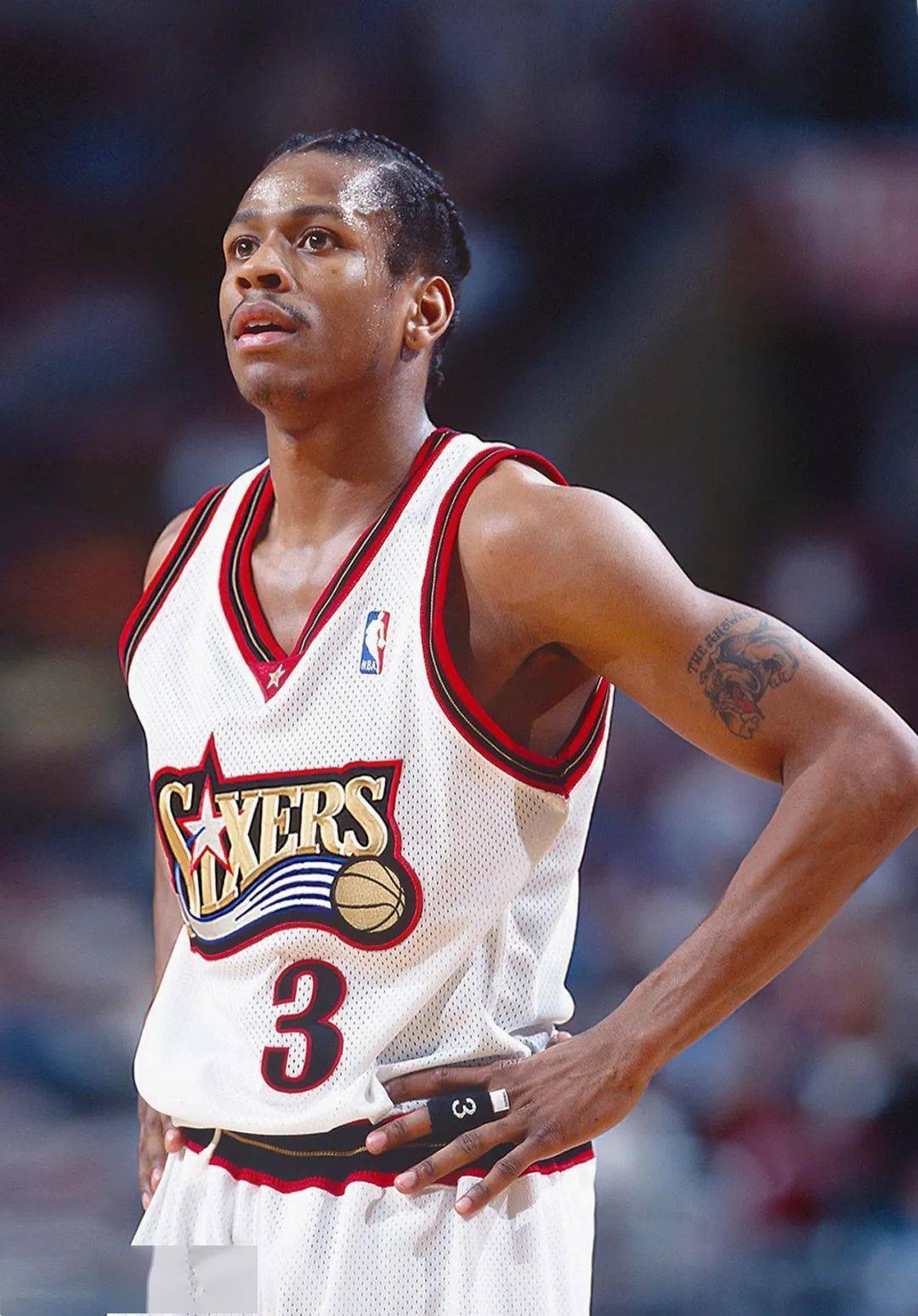 马德兴：海港三连冠胜在稳定二字；塞蒂恩下课因率队员讨薪（马德兴评：海港三连冠得益于稳定；塞蒂恩因率队讨薪被解雇）