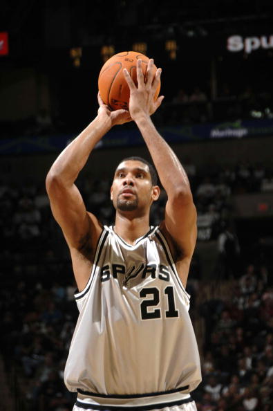 比肩传奇，姆巴佩成皇马队史第四位欧冠上演大四喜的球员（姆巴佩欧冠大四喜，成为皇马队史第4位完成此壮举的球员）