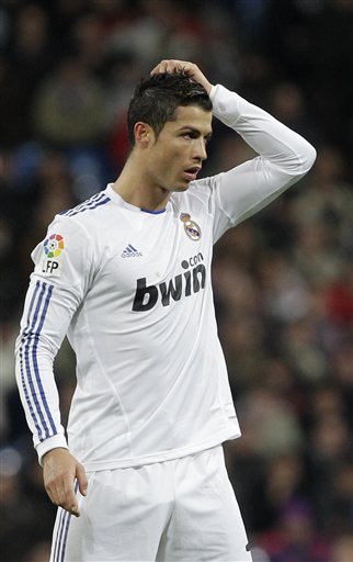 唐斯首节爆发，展现强大得分能力（唐斯首节火力全开，彰显得分统治力）